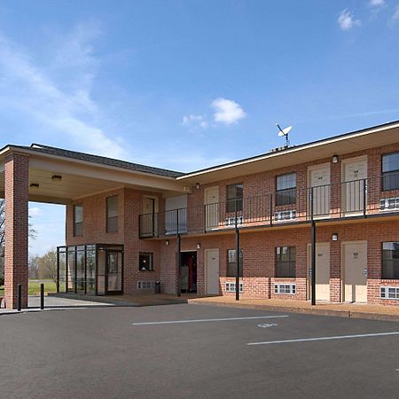 Days Inn By Wyndham Brownsville Екстер'єр фото