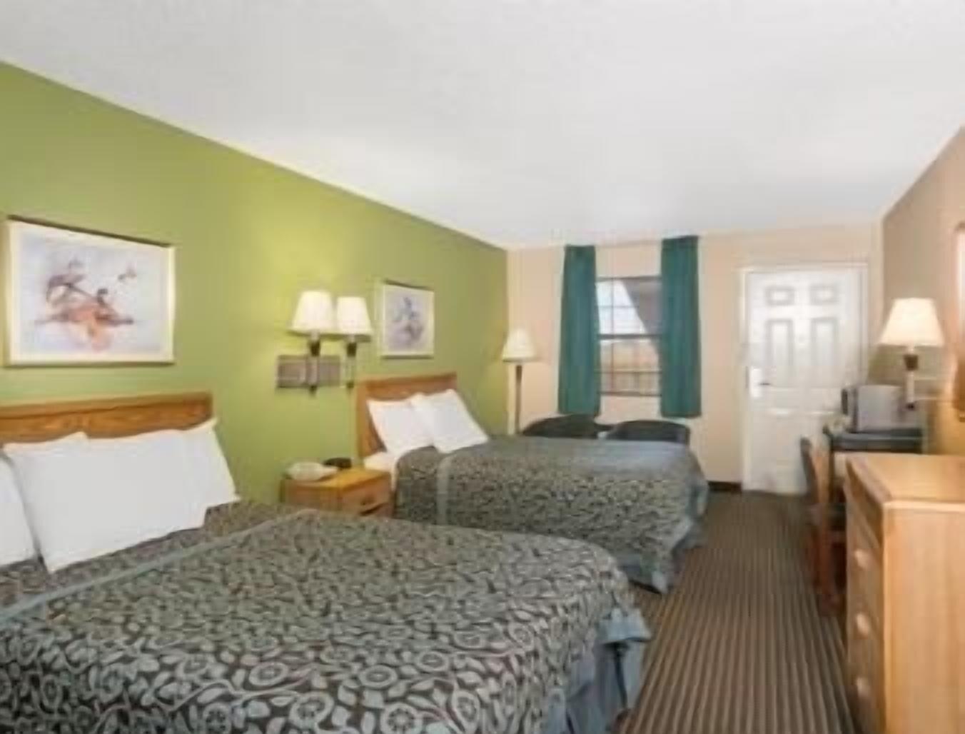 Days Inn By Wyndham Brownsville Екстер'єр фото