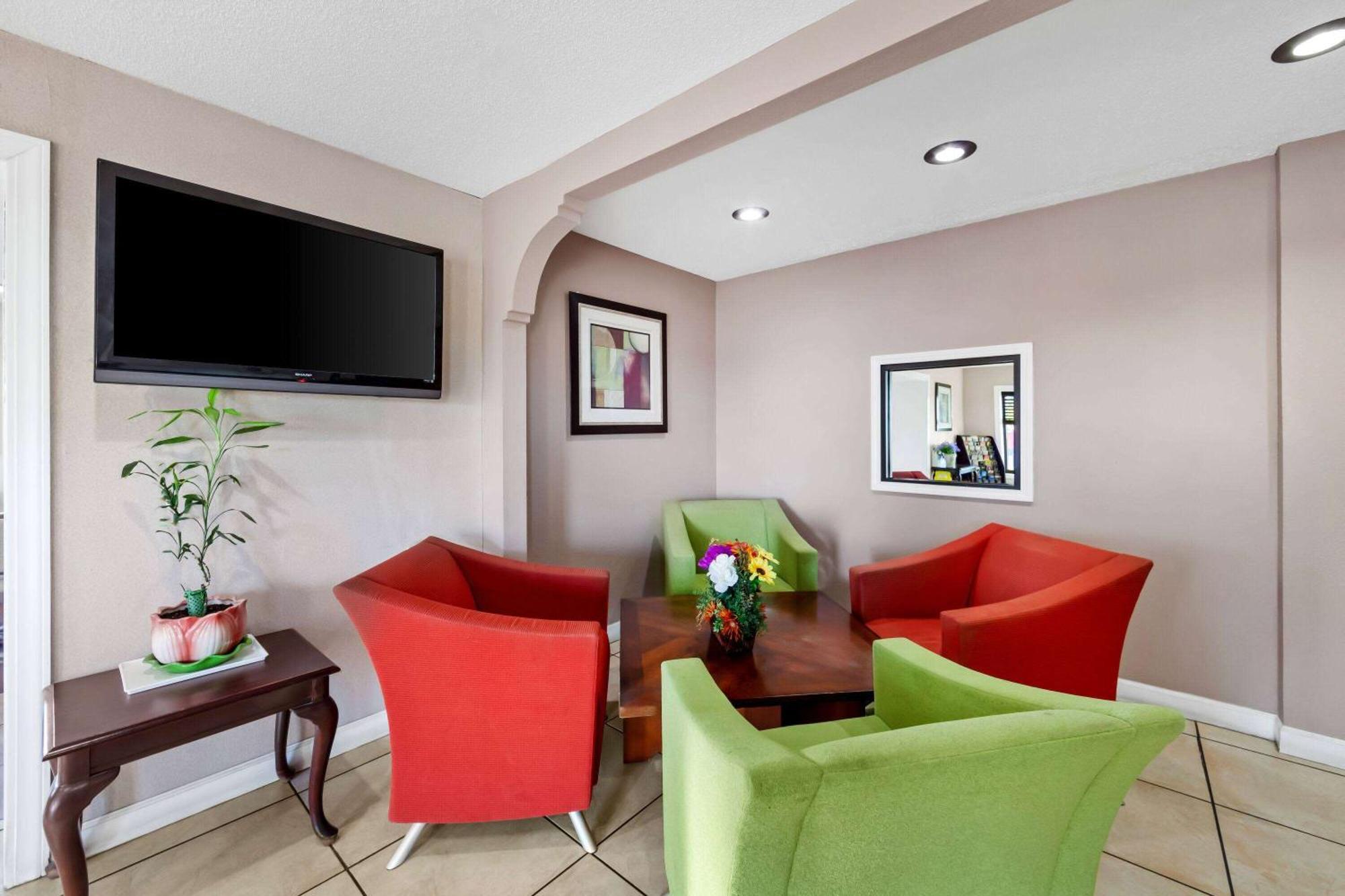 Days Inn By Wyndham Brownsville Екстер'єр фото