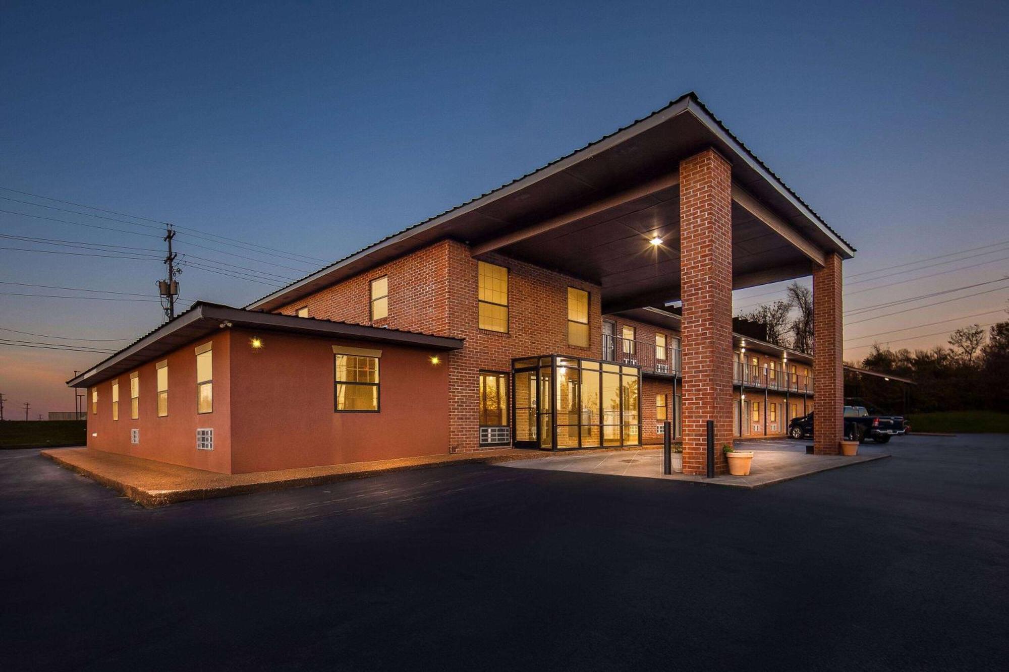 Days Inn By Wyndham Brownsville Екстер'єр фото