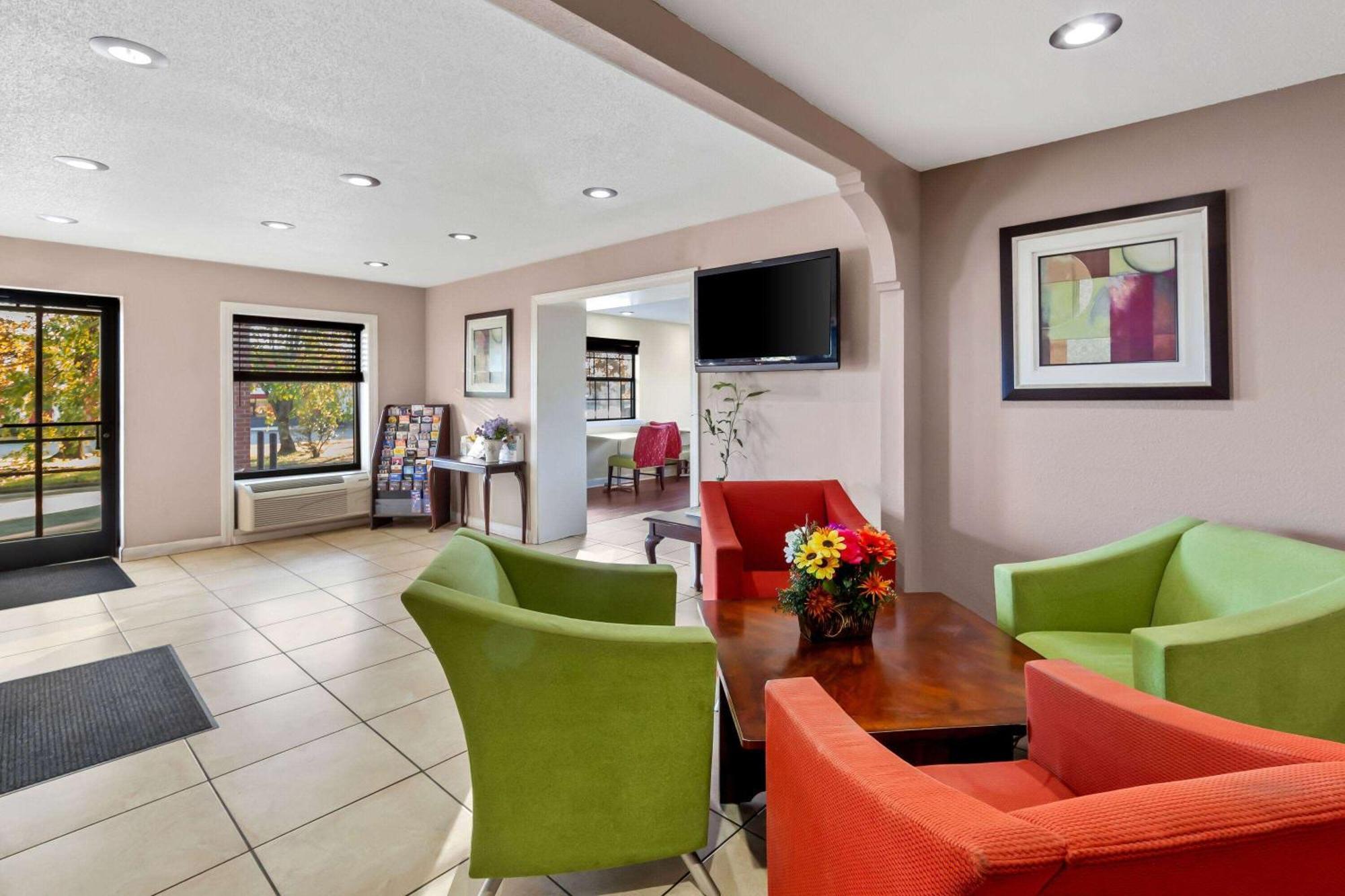 Days Inn By Wyndham Brownsville Екстер'єр фото