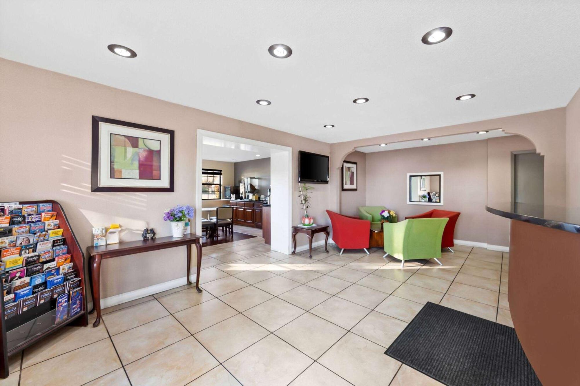 Days Inn By Wyndham Brownsville Екстер'єр фото